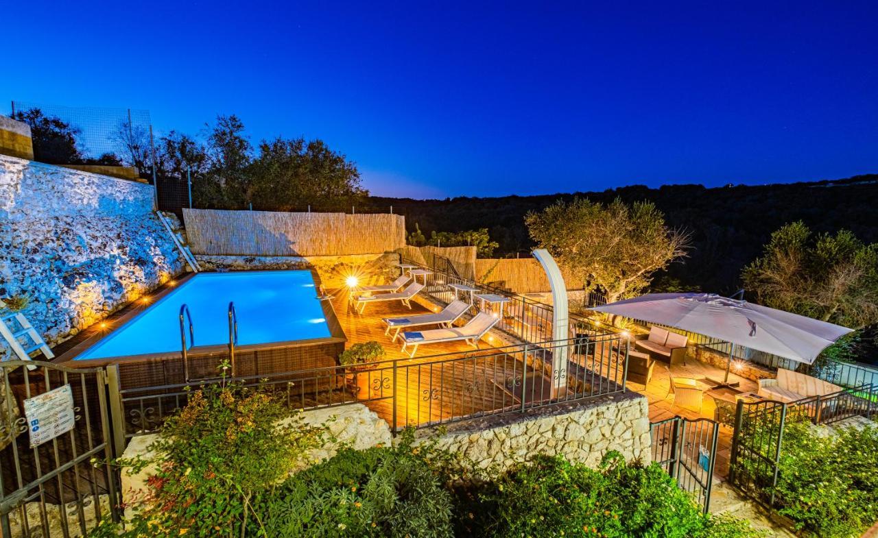 Villa Vanessa Con Piscina Privata - Castro Castro  Extérieur photo