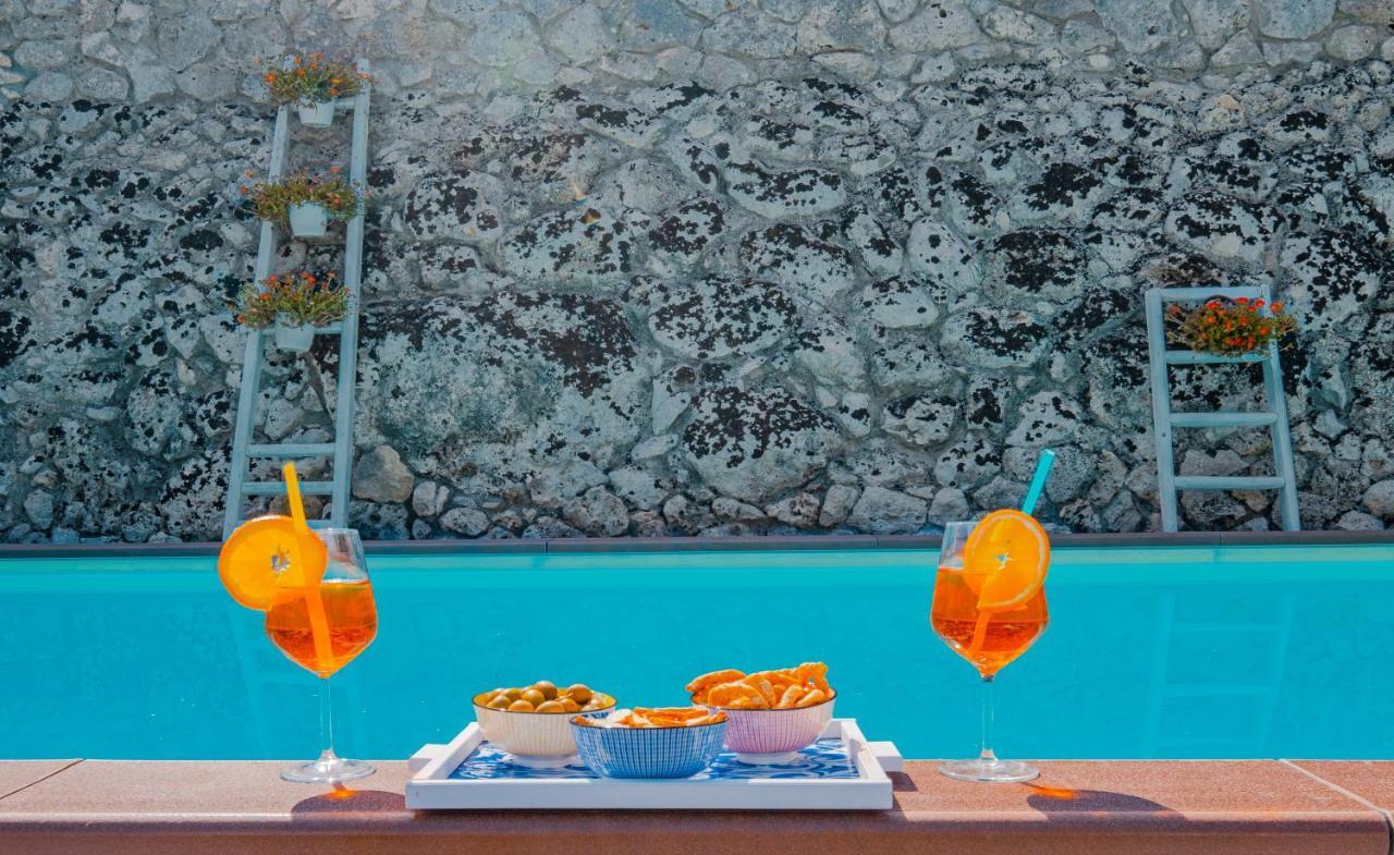 Villa Vanessa Con Piscina Privata - Castro Castro  Extérieur photo